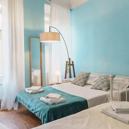 Sunny San Lorenzo Flat Spacious Warm Sleeps 4 Daire *