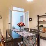 Sunny San Lorenzo Flat Spacious Warm Sleeps 4