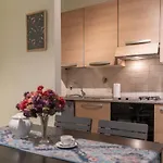 Sunny San Lorenzo Flat Spacious Warm Sleeps 4 Appartement Florence