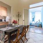 Sunny San Lorenzo Flat Spacious Warm Sleeps 4 *