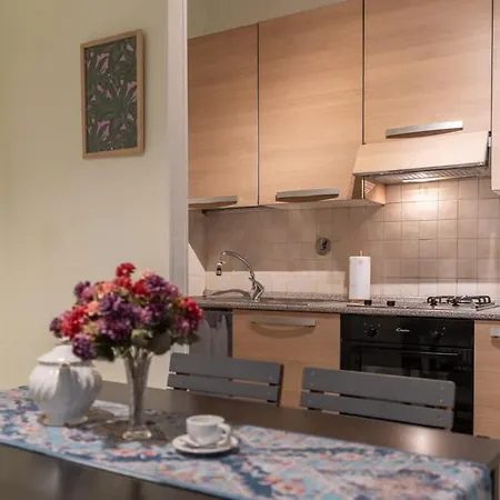 Sunny San Lorenzo Flat Spacious Warm Sleeps 4 Appartement Florence